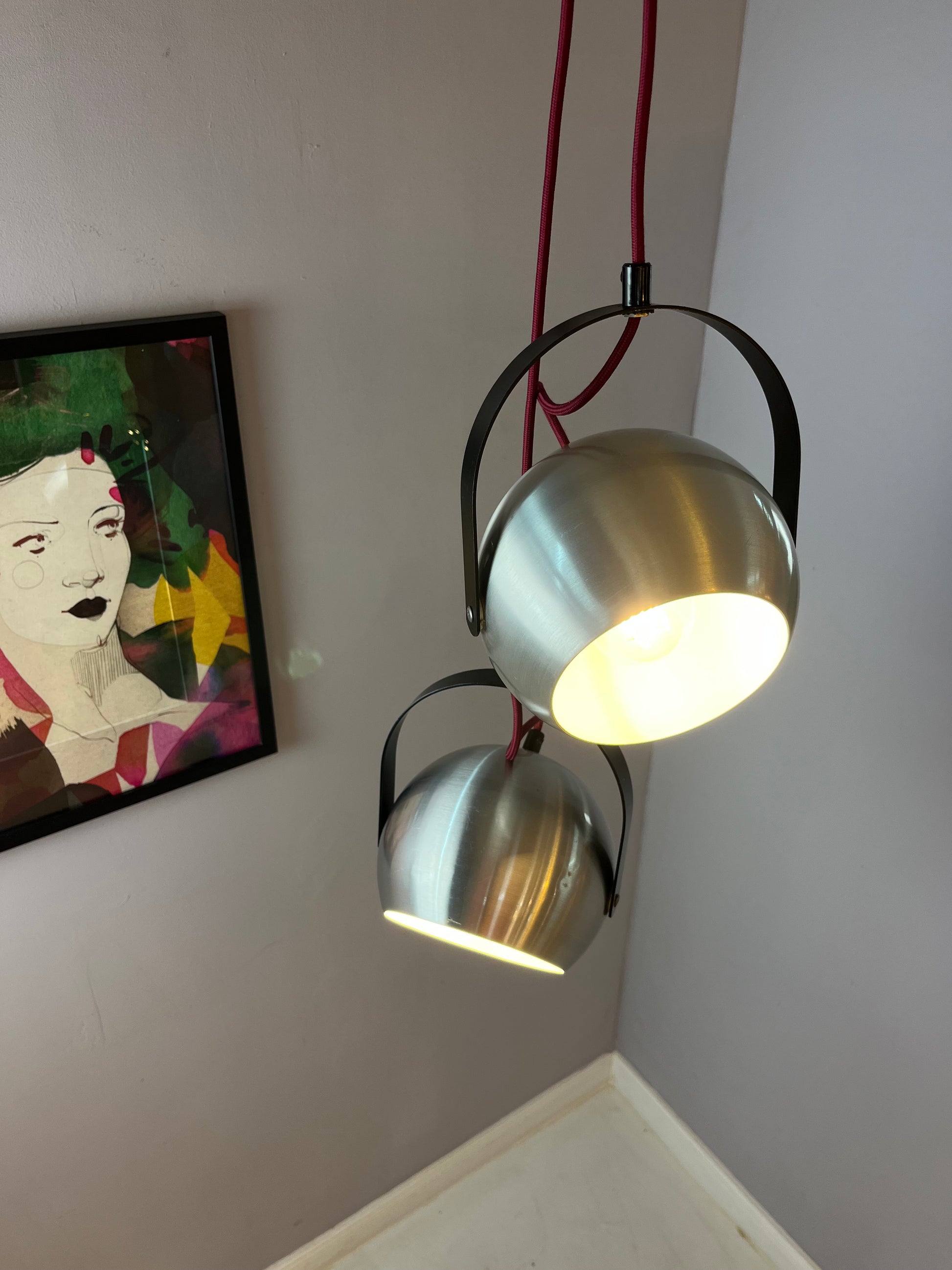 Kugellampe mit Kippmechanismus silber schwarz