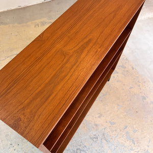 Regal Teak mit neuen Metallfüßen von IDEE Möbel