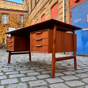 Freistehender Schreibtisch Modell 75 Teak von Gunni Omann für Omann Jun