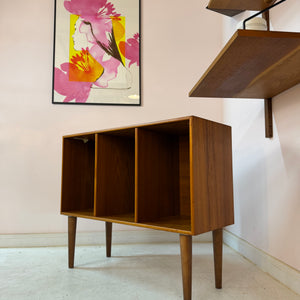 Kleines Regal Teak für Schalltplatten aus Dänemark