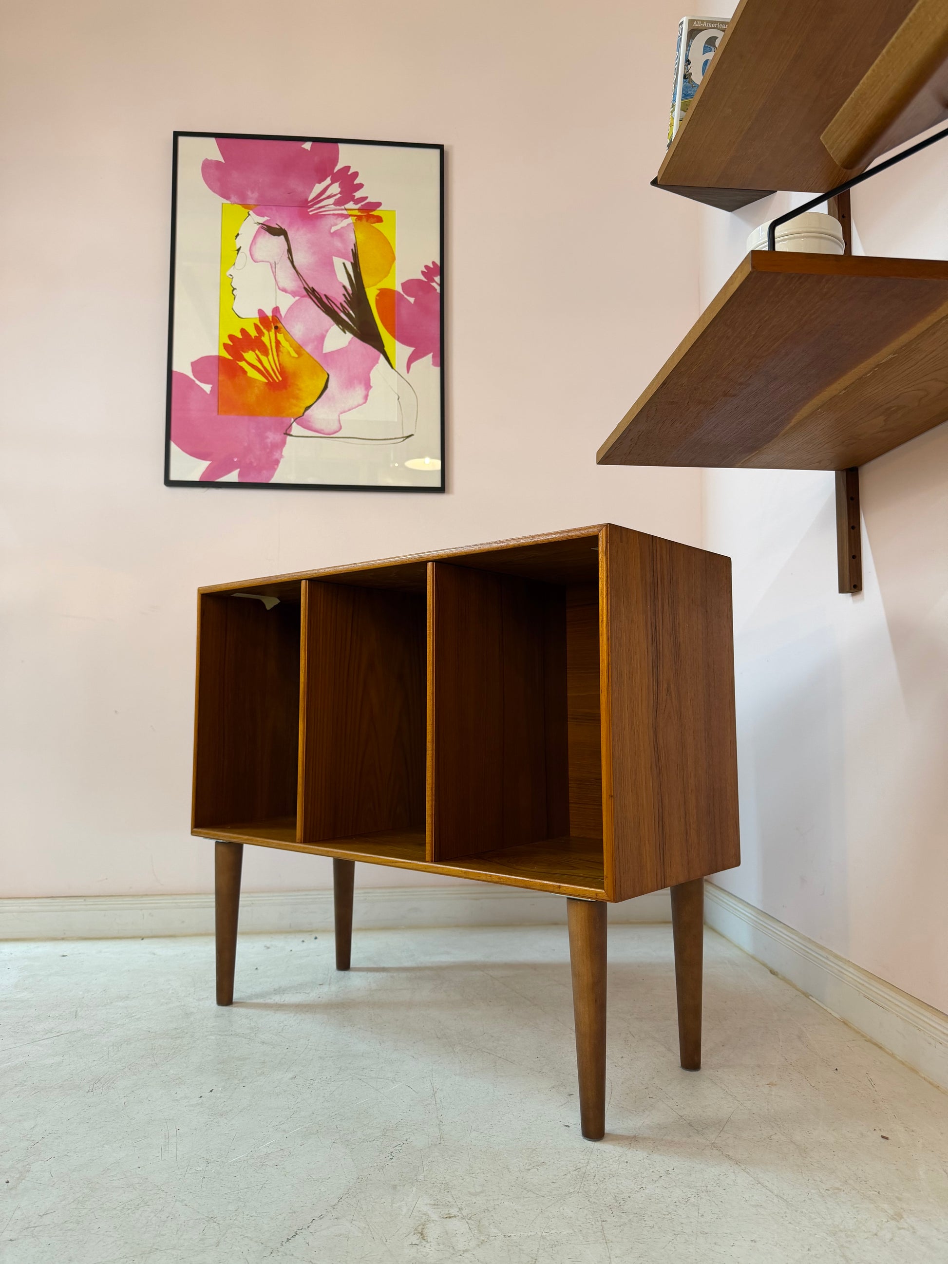 Kleines Regal Teak für Schalltplatten aus Dänemark