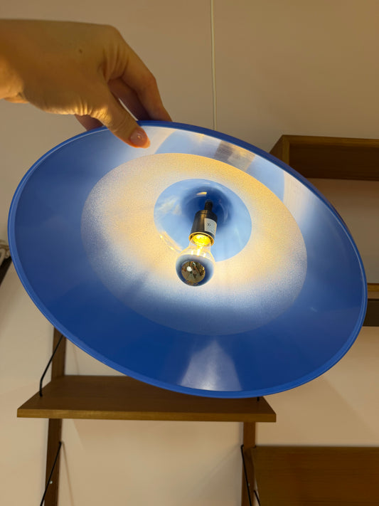 Hängelampe Modell Apollo blau Kunststoff von Nordisk Solar