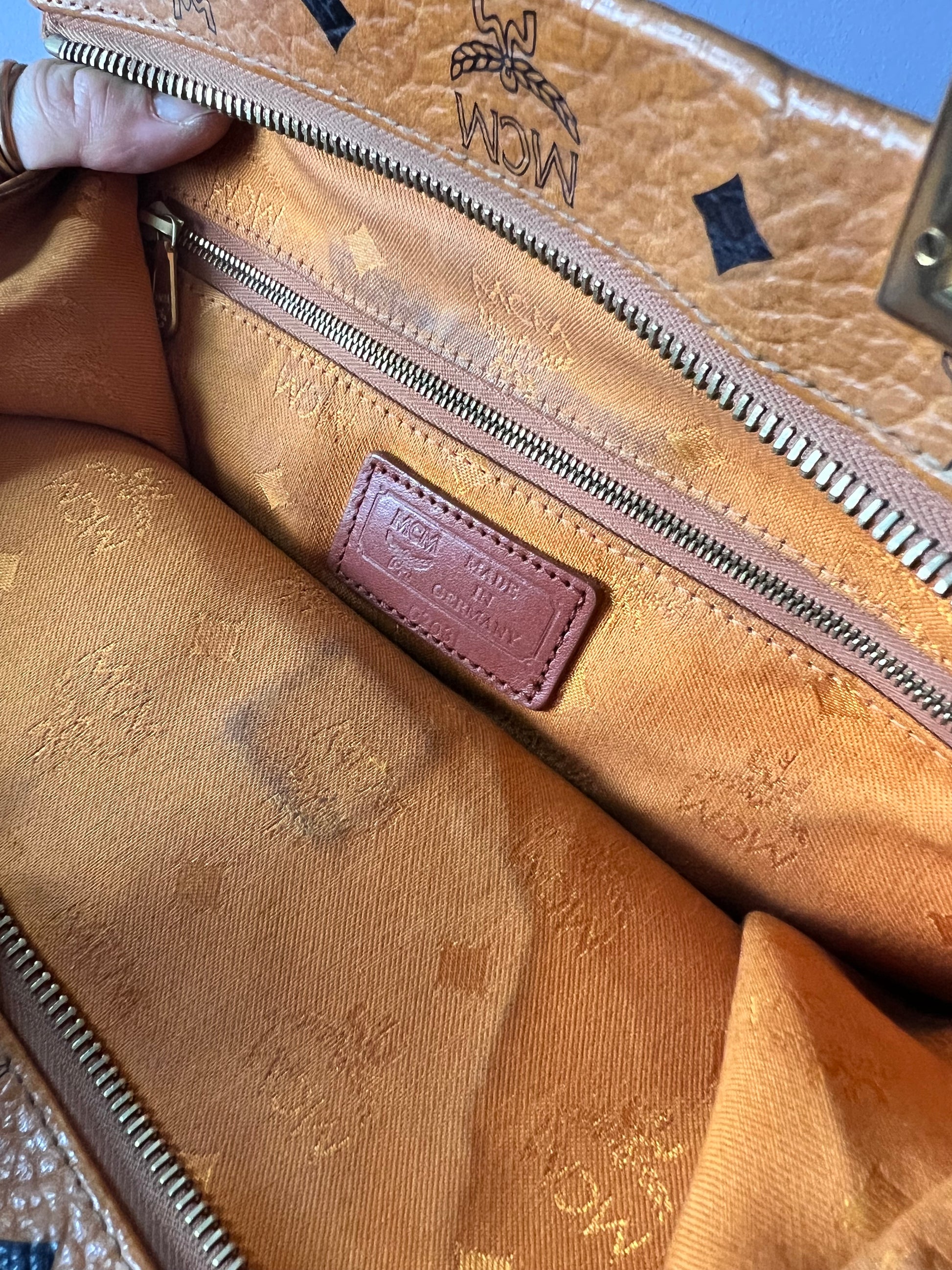Vintage Designerhandtasche MCM Modell 02031
