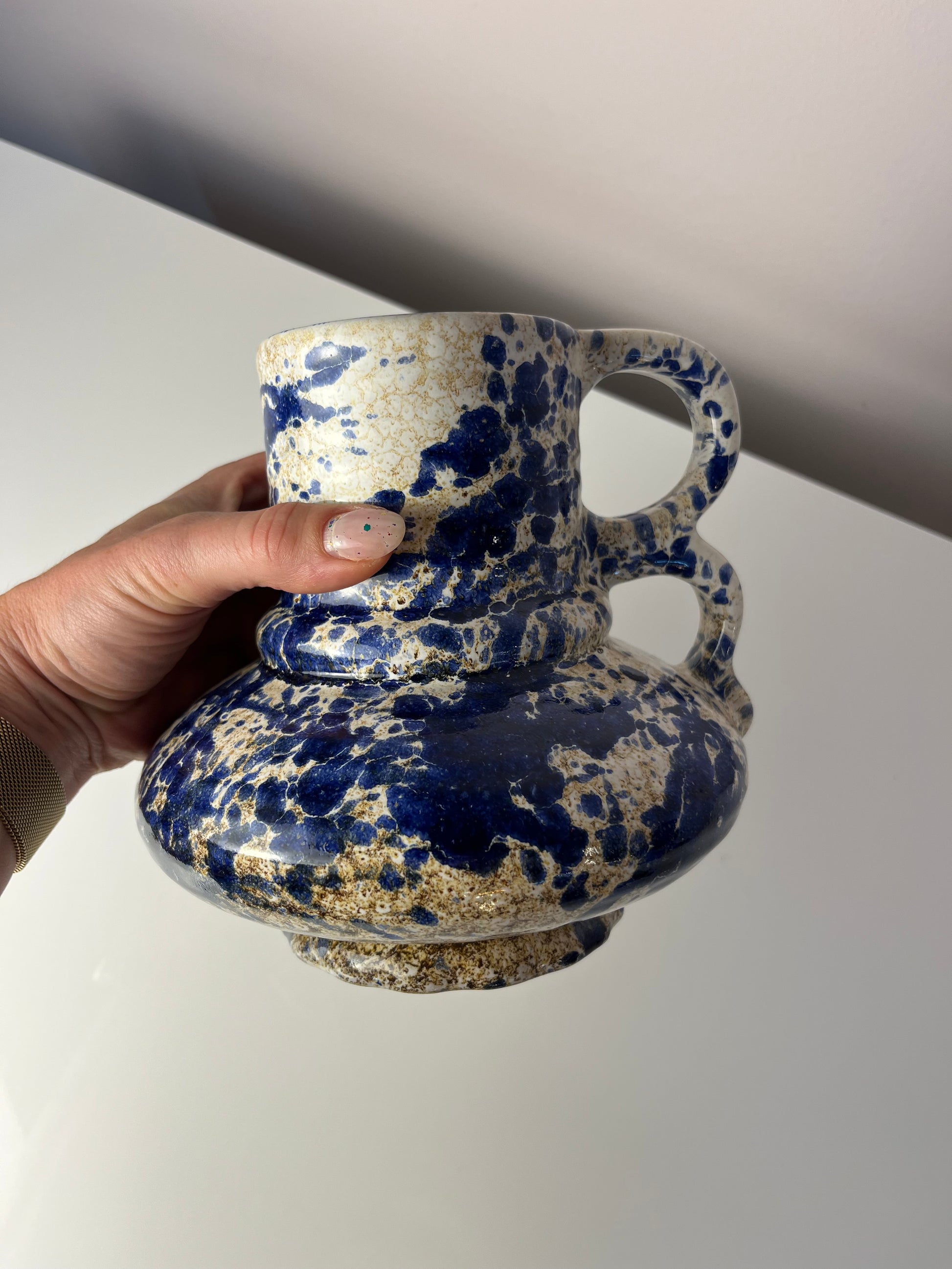 Karaffe blau gesprenkelt von Marei Keramik