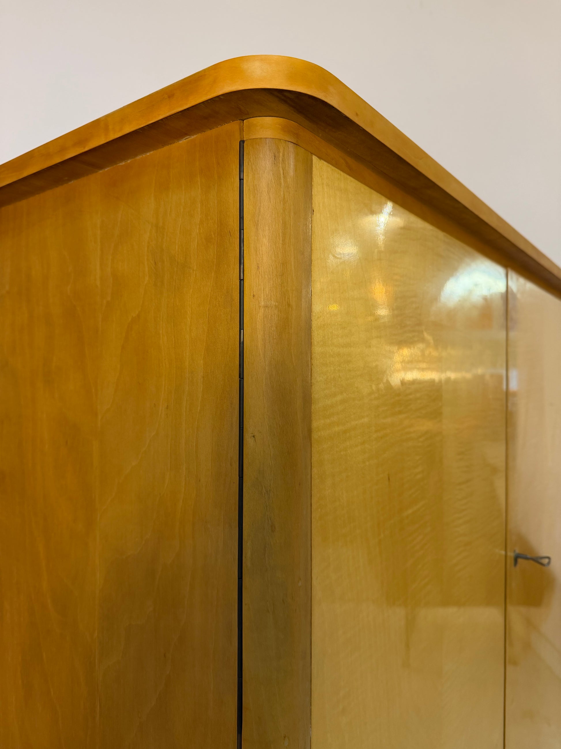 Kleiderschrank Ahorn mit Schloss aus Deutschland