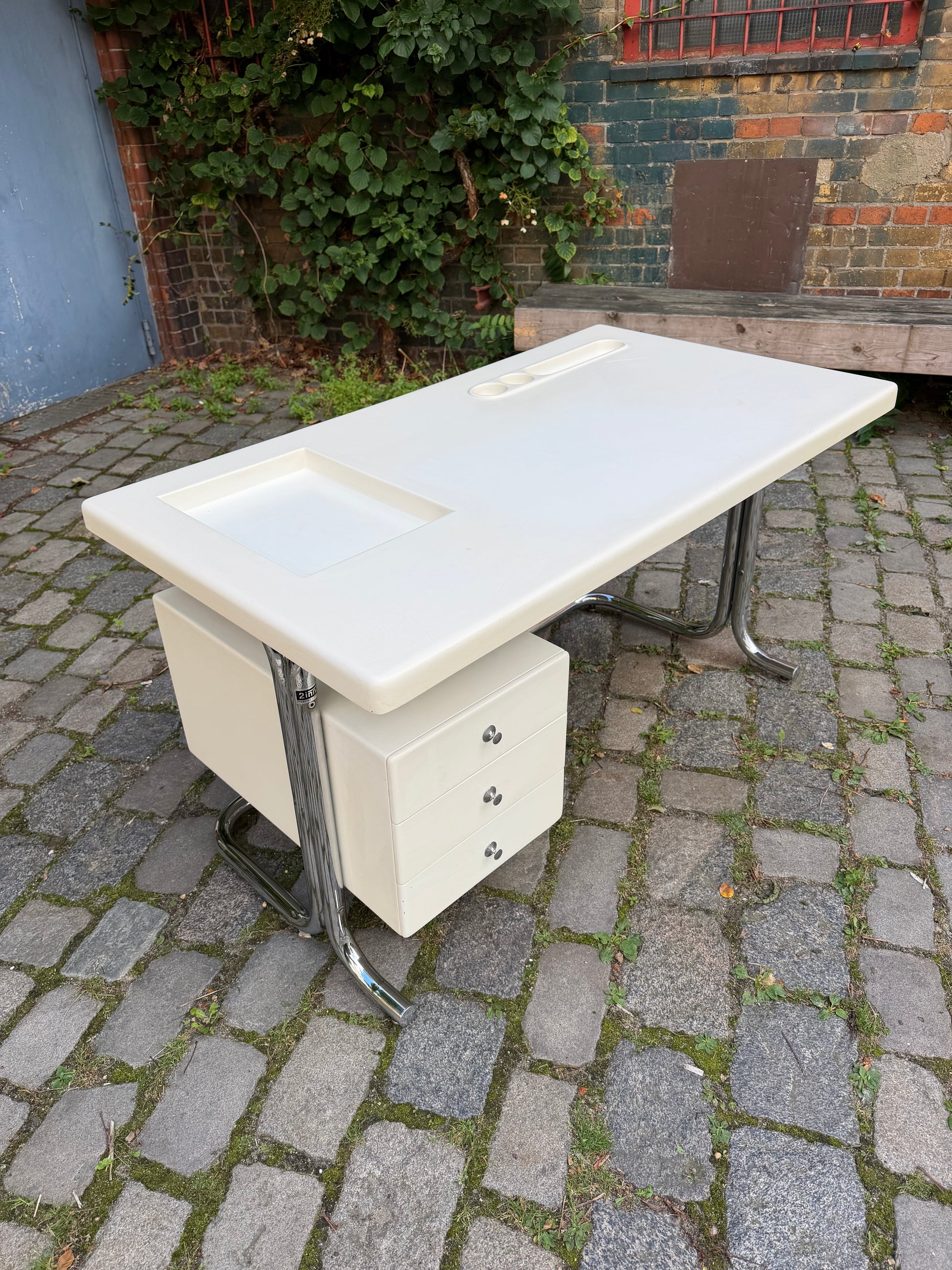Schreibtisch weiß Fiberglas Chrom von 2 INN Lissone