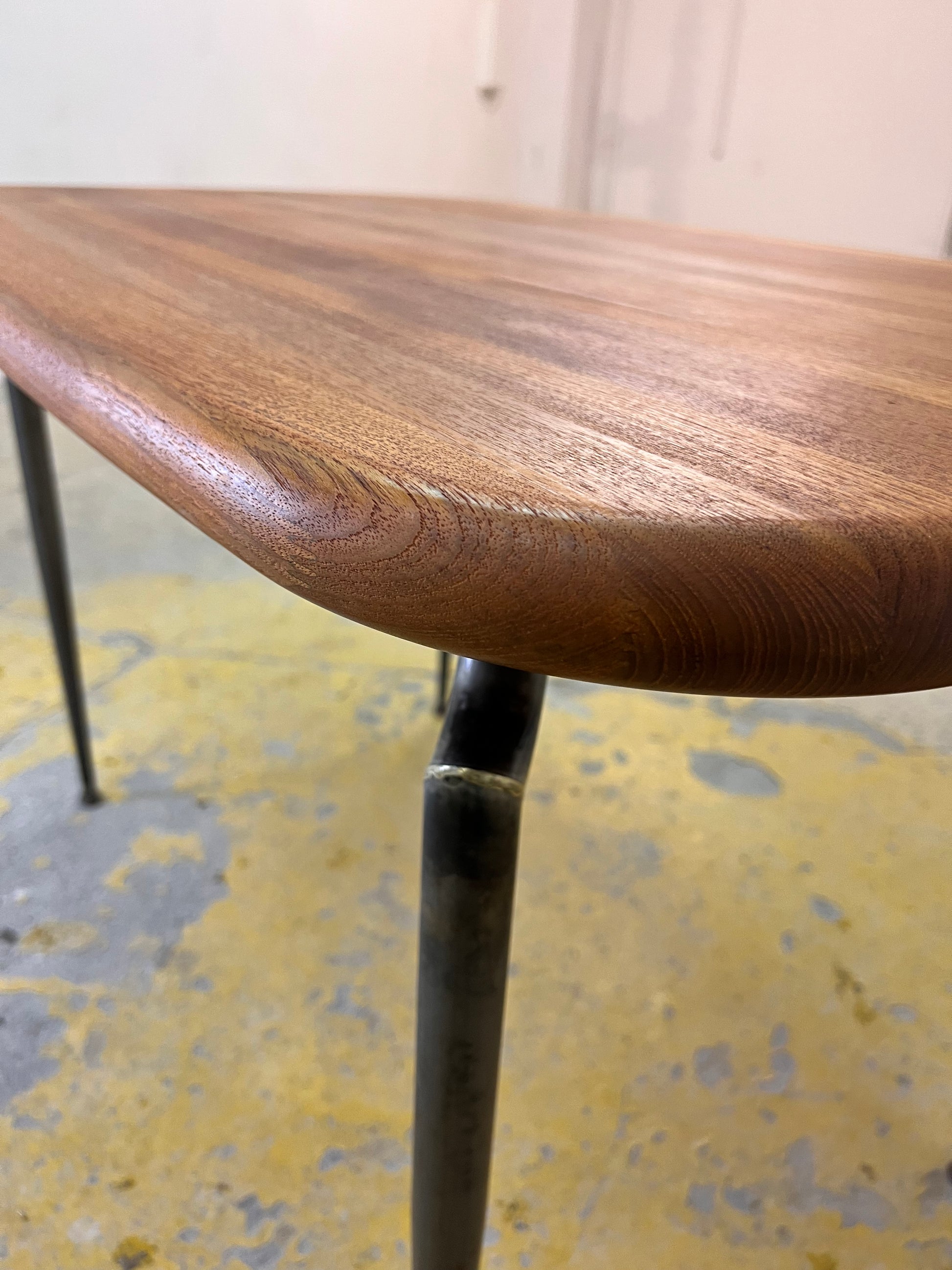 Esstisch Teak mit Metallbeinen