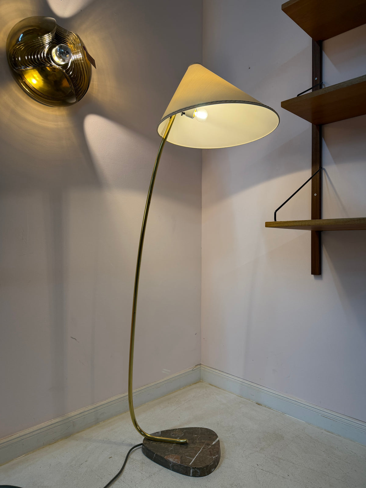 Stehlampe mit Marmorfuß & original Schirm von Rupert Nikoll
