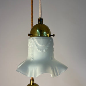 Blumenlampe Milchglas Messing aus Dänemark