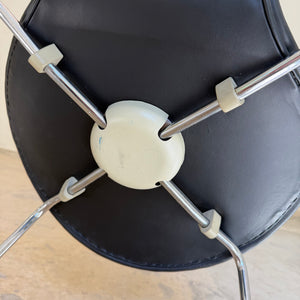 Polsterstuhl Serie 7 schwarz Echtleder von Arne Jacobsen für Fritz Hansen