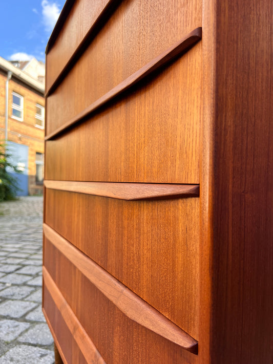 Kommode Teak mit durchgängigen Griffen