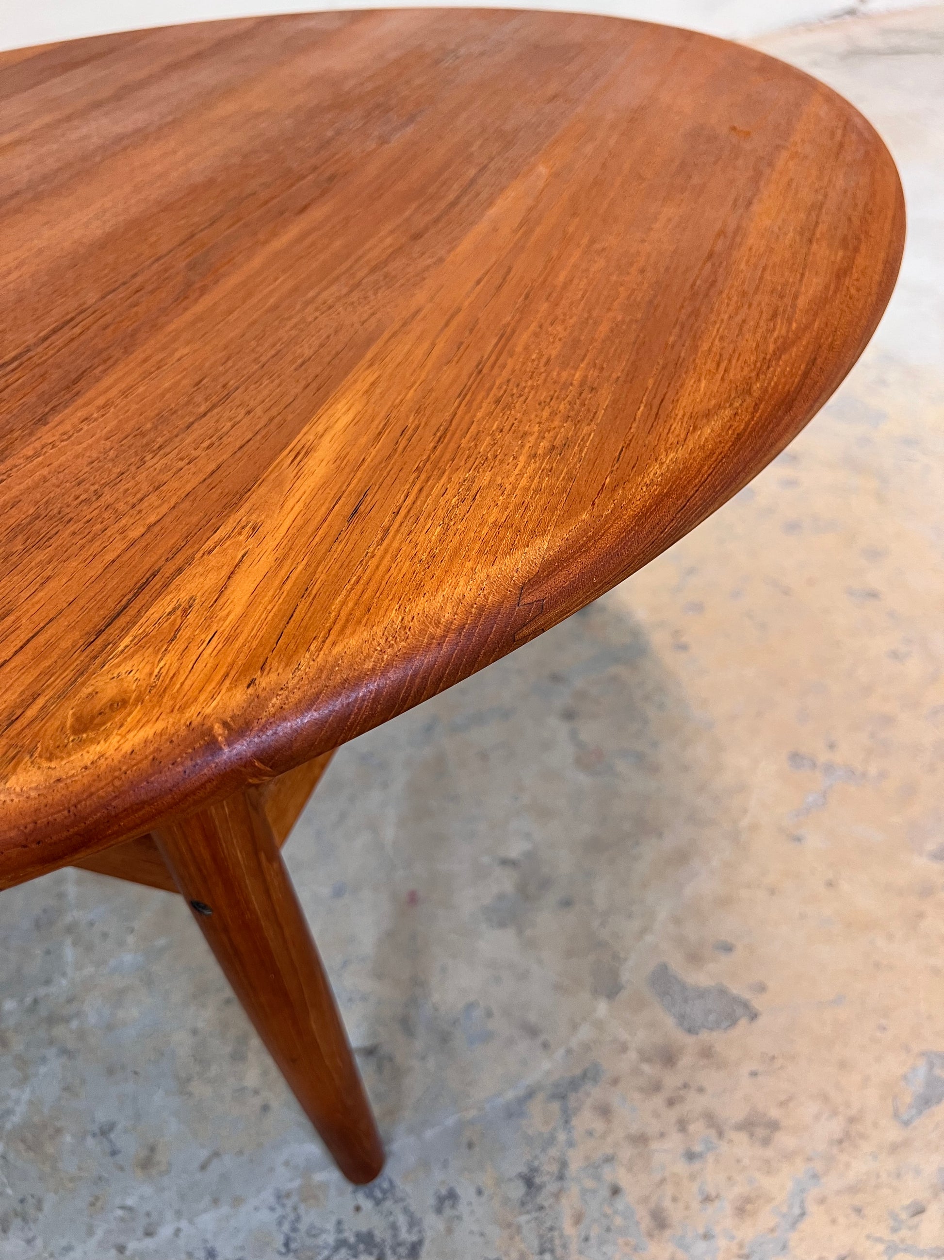 Runder Couchtisch Teak von Niels Bach