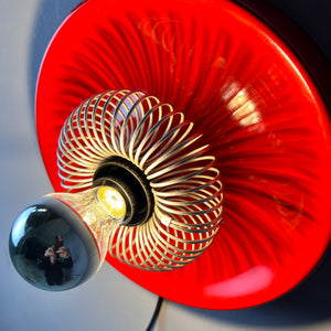 Decken-oder Wandlampe rot mit Sprirale von Elektromfem ISZ