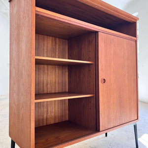 Schrank Teak mit Schiebetüren aus Dänemark