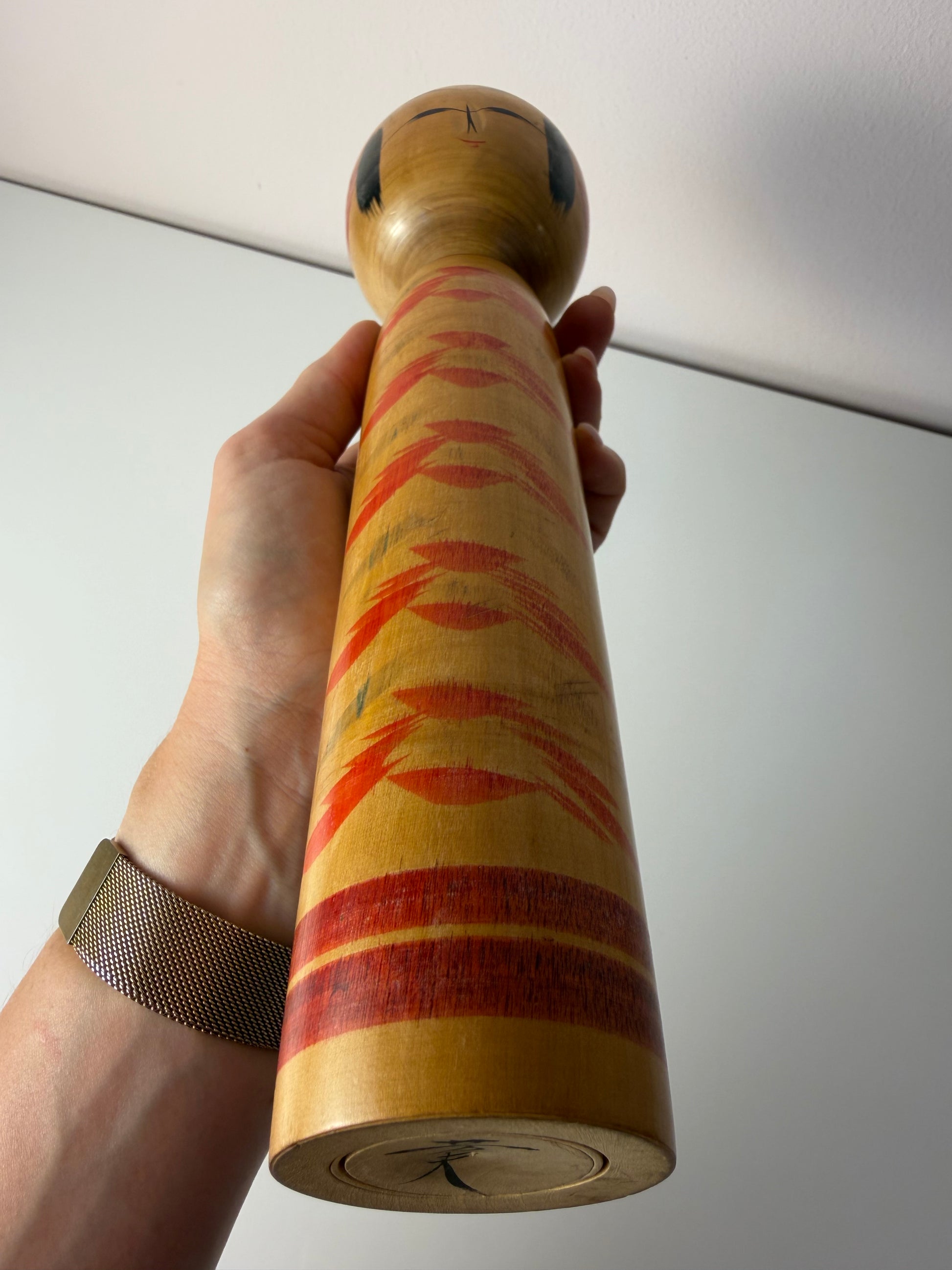 Japanische Kokeshi Holzfigur handbemalt