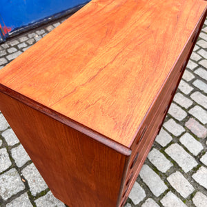 Kommode Teak mit runden Griffen