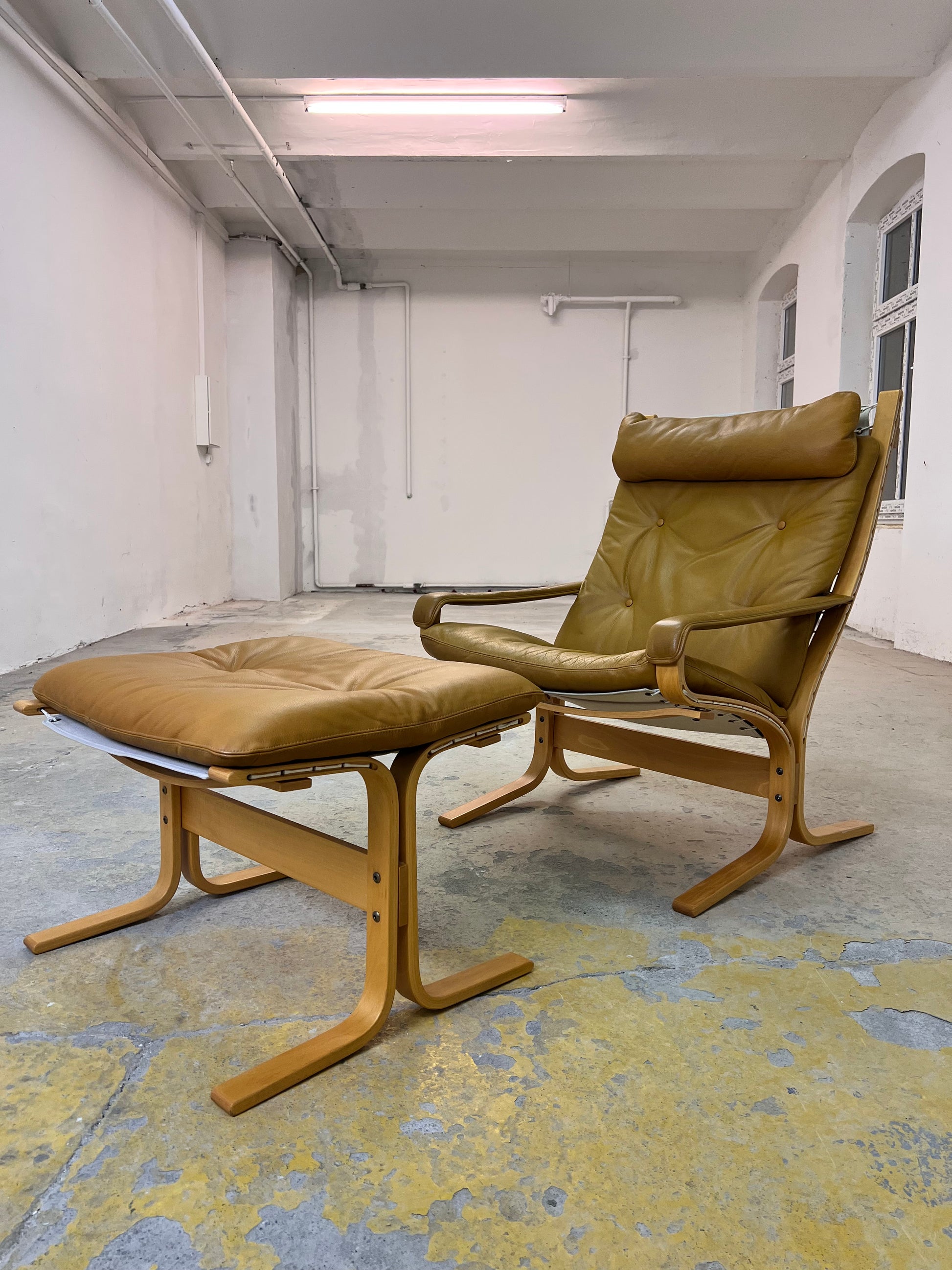 Set: Sessel Siesta mit Hocker Echtleder von Ingmar Relling für Westnofa