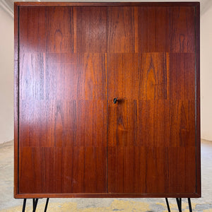 Regal Teak mit Schloss & Türen aus Dänemark