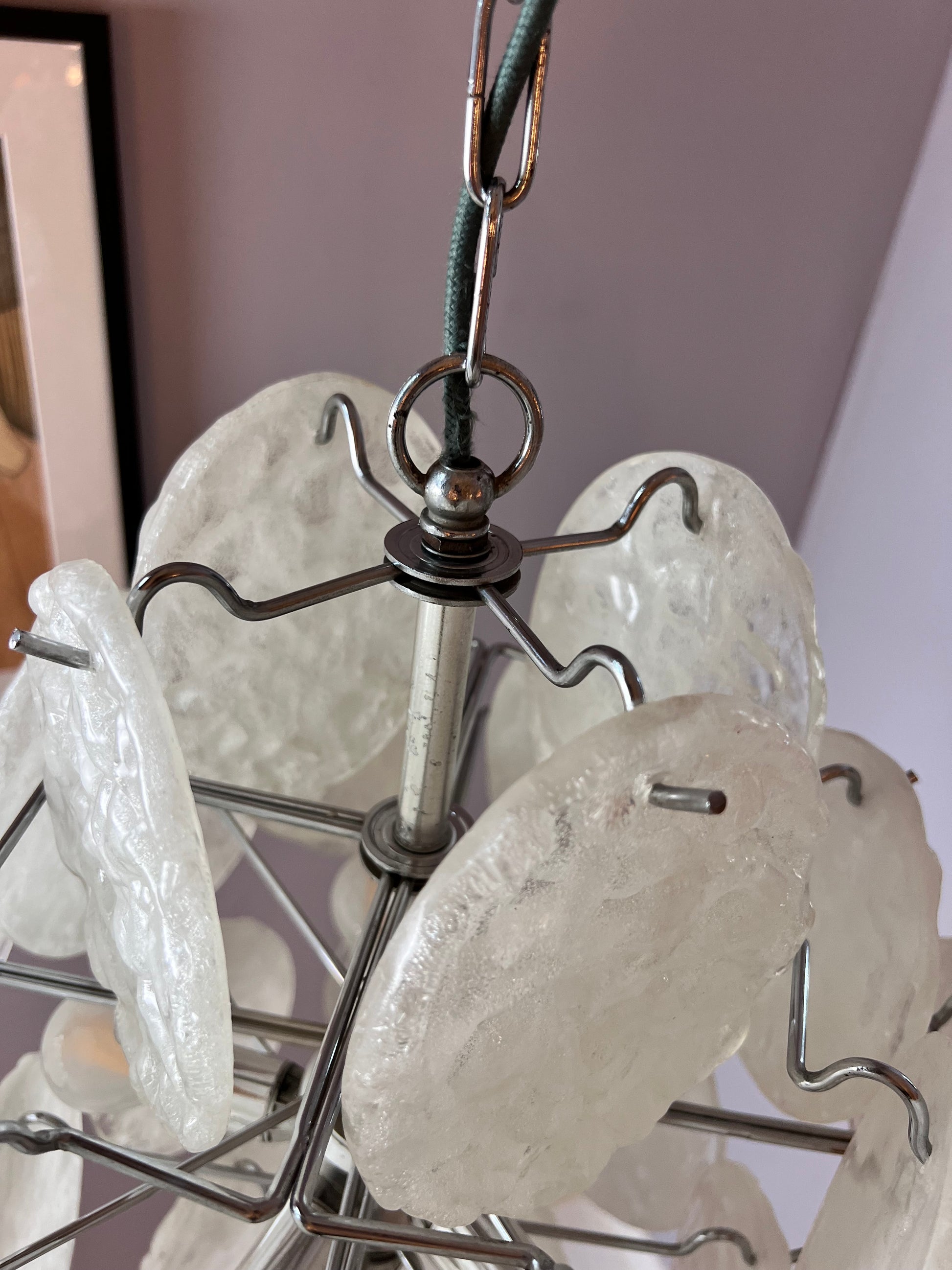 Kronleuchter weiß silber mit Arylglasplatten