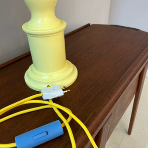 Tischlampe butteryellow neu lackiert
