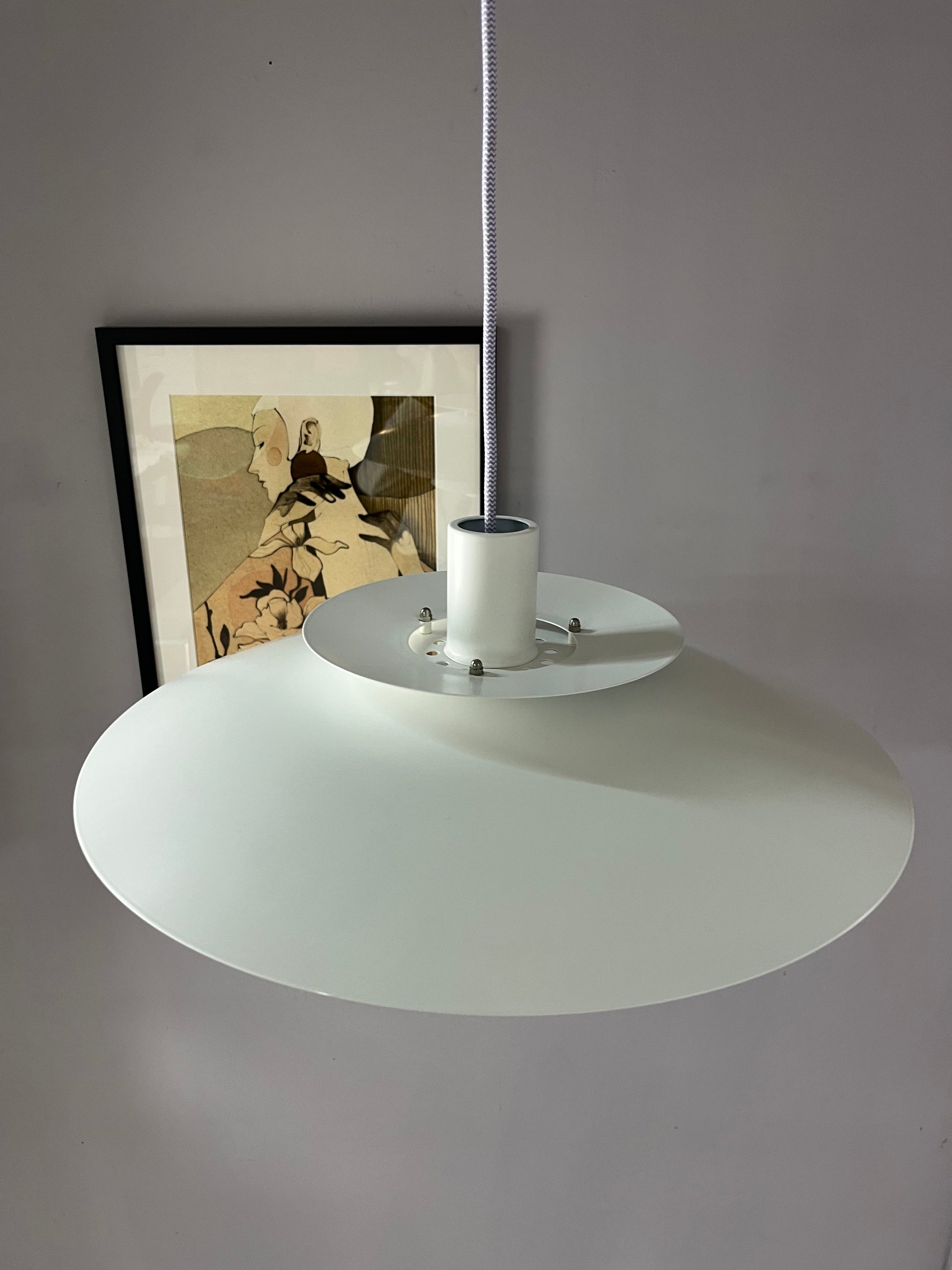 Lamellenlampe weiß lila von Formlight