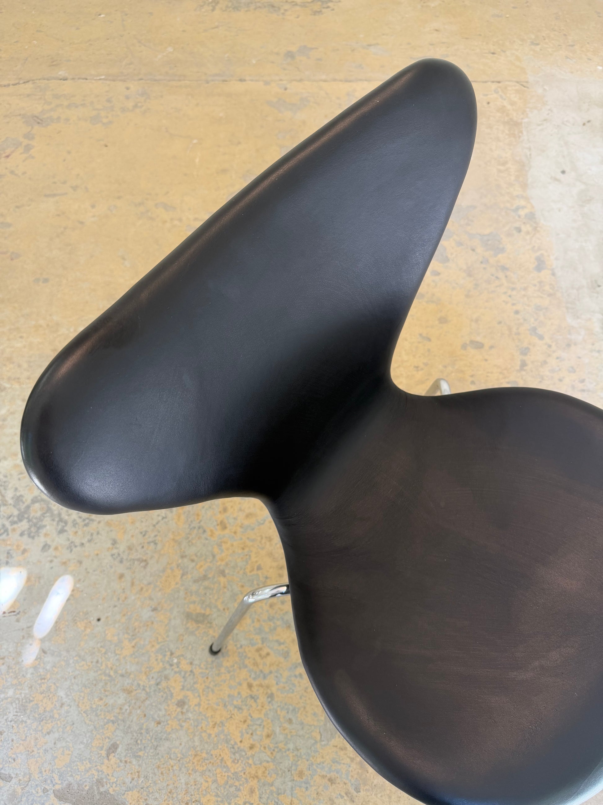 Polsterstuhl Serie 7 schwarz Echtleder von Arne Jacobsen für Fritz Hansen