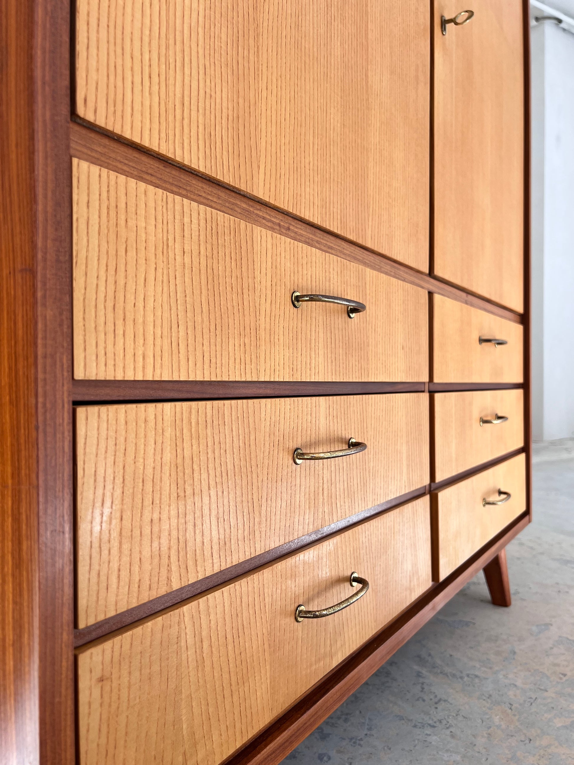 Wäscheschrank Modell Herrenkommode von Gebr. Lübke