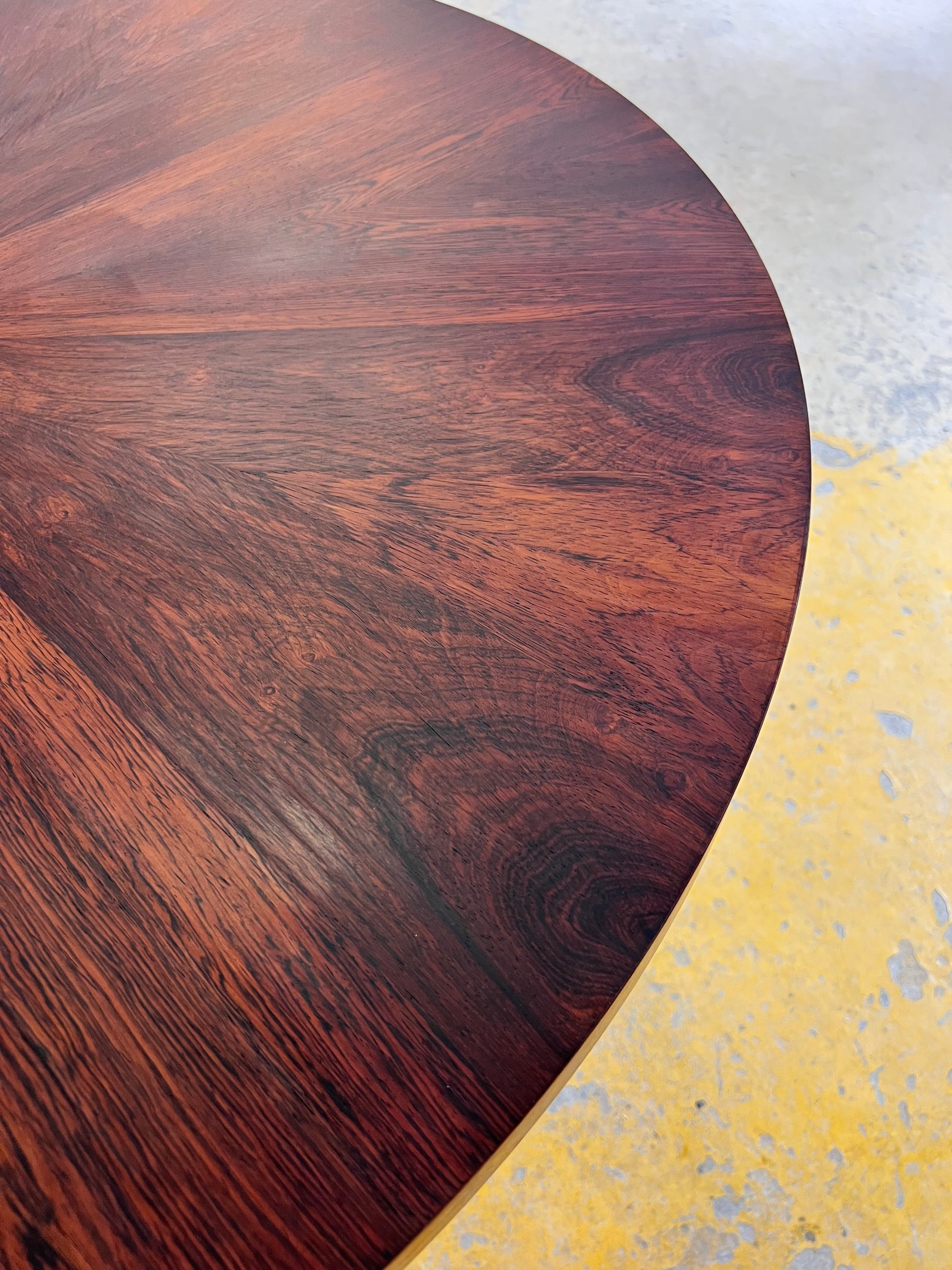 Runder Esstisch Palisander & Chrom