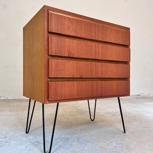 Kommode Teak auf Hairpinlegs von IDEE Möbel