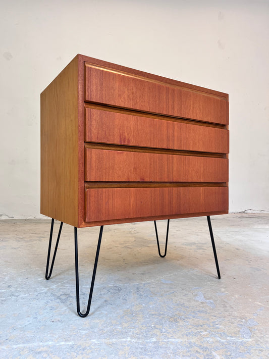 Kommode Teak auf Hairpinlegs von IDEE Möbel