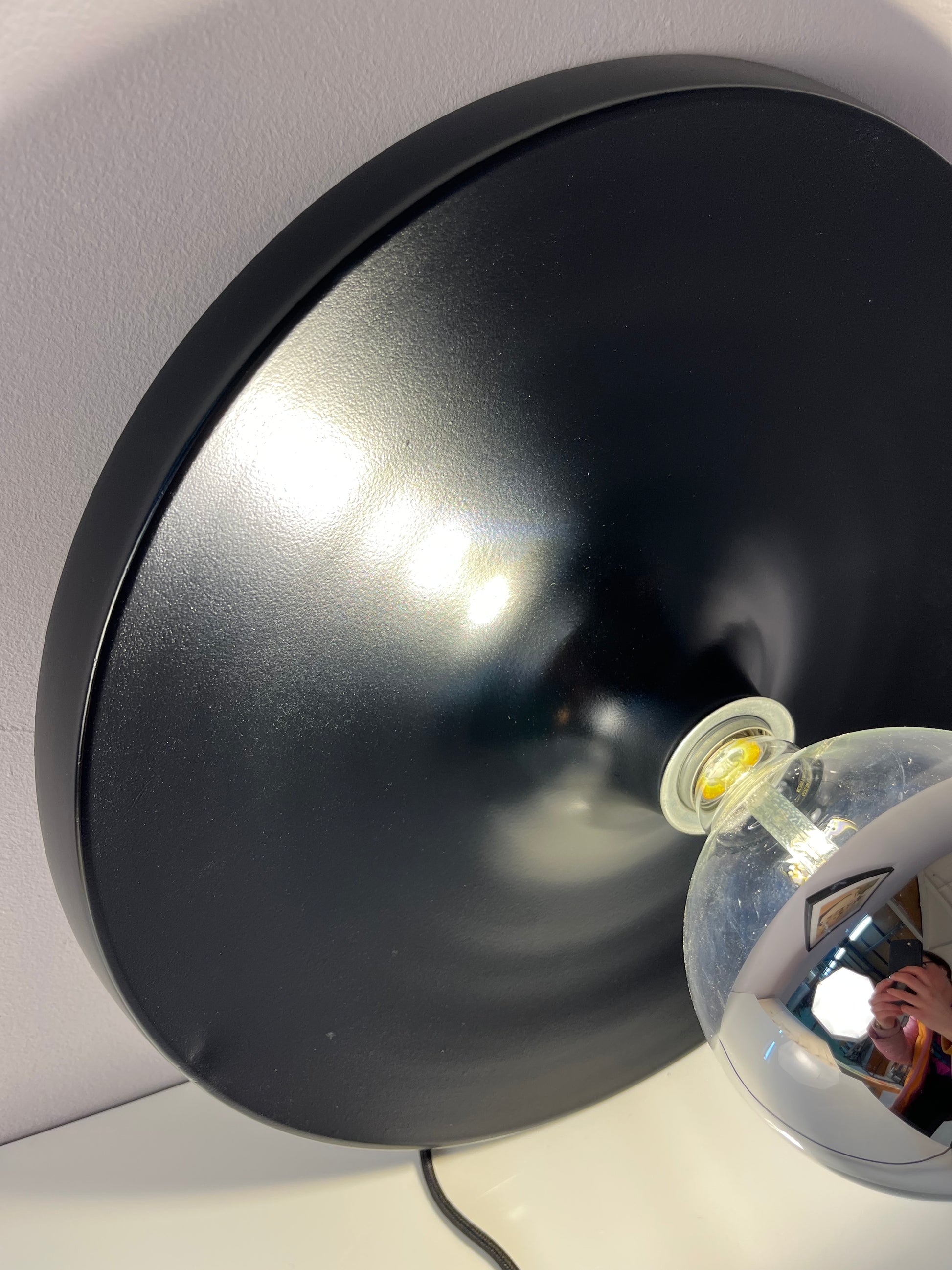 Wandlampe Diskus schwarz neu lackiert