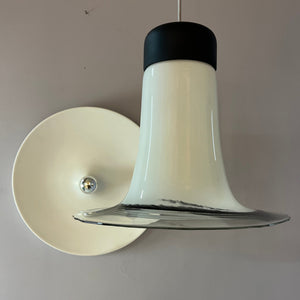 Trompetenlampe schwarz weiß Glas von Peill & Putzler