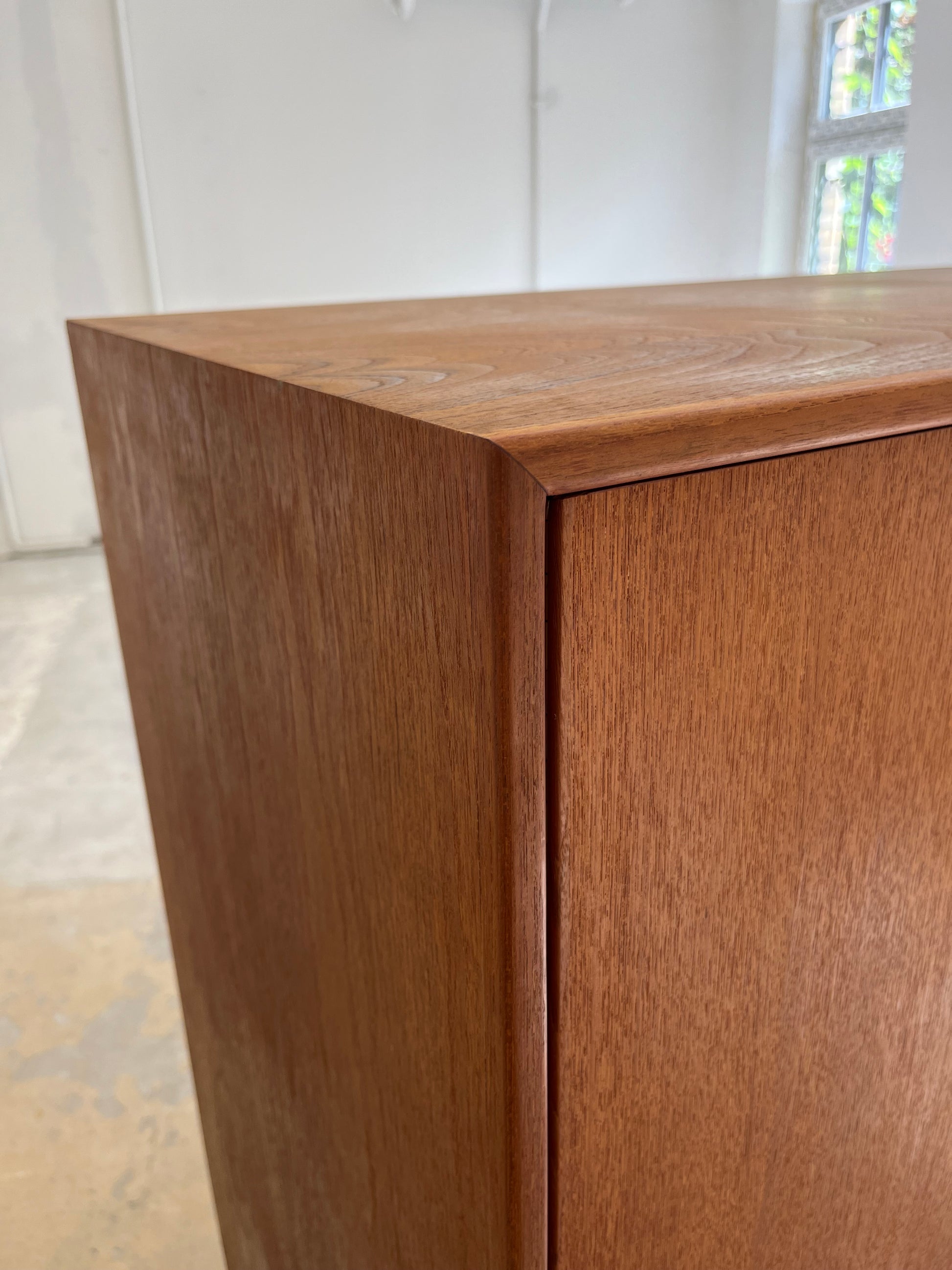 Großer Kleiderschrank Teak von rt Möbel