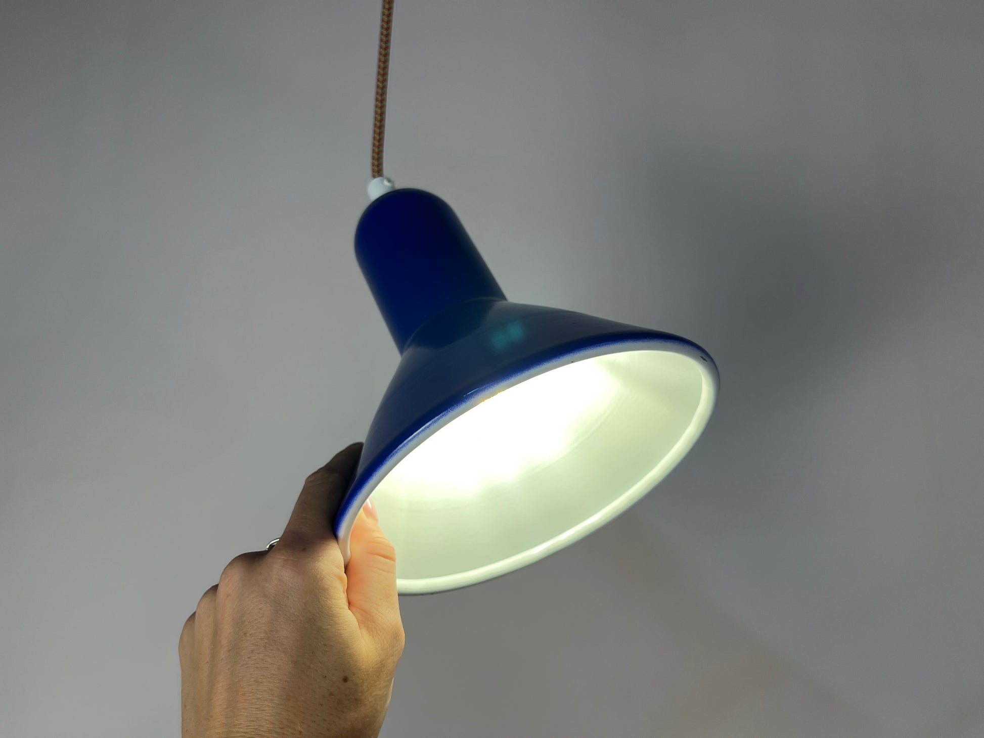 Trichterlampe Typ 4995 königsblau von Lyfa