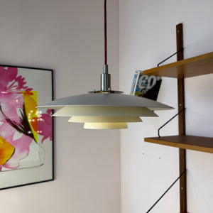 Lamellenlampe cremeweiß aus Dänemark