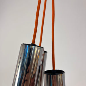 Spotlampe Chrom mit orangem Akzentschirm