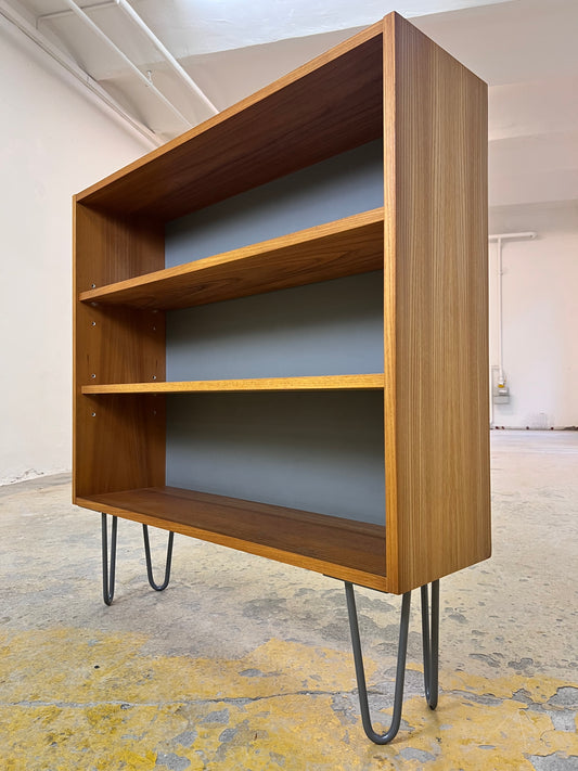 Regal auf Hairpinlegs von Hellerau