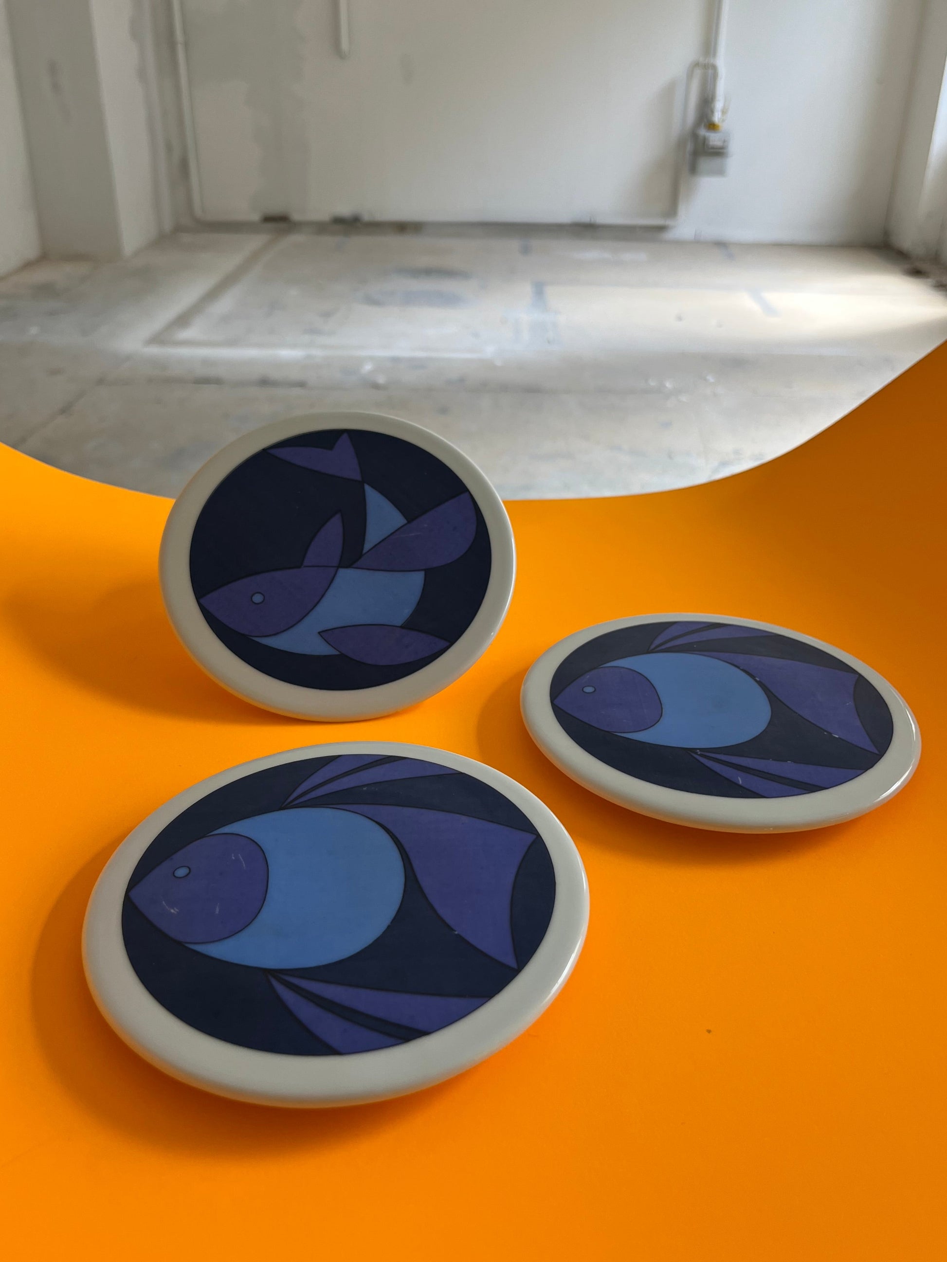 Set: 3x Sammelteller / Wandteller Fische blau von Ib Antoni für Bing & Grøndahl