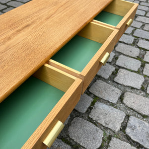 Lowboard Eiche mit Messinggriffen