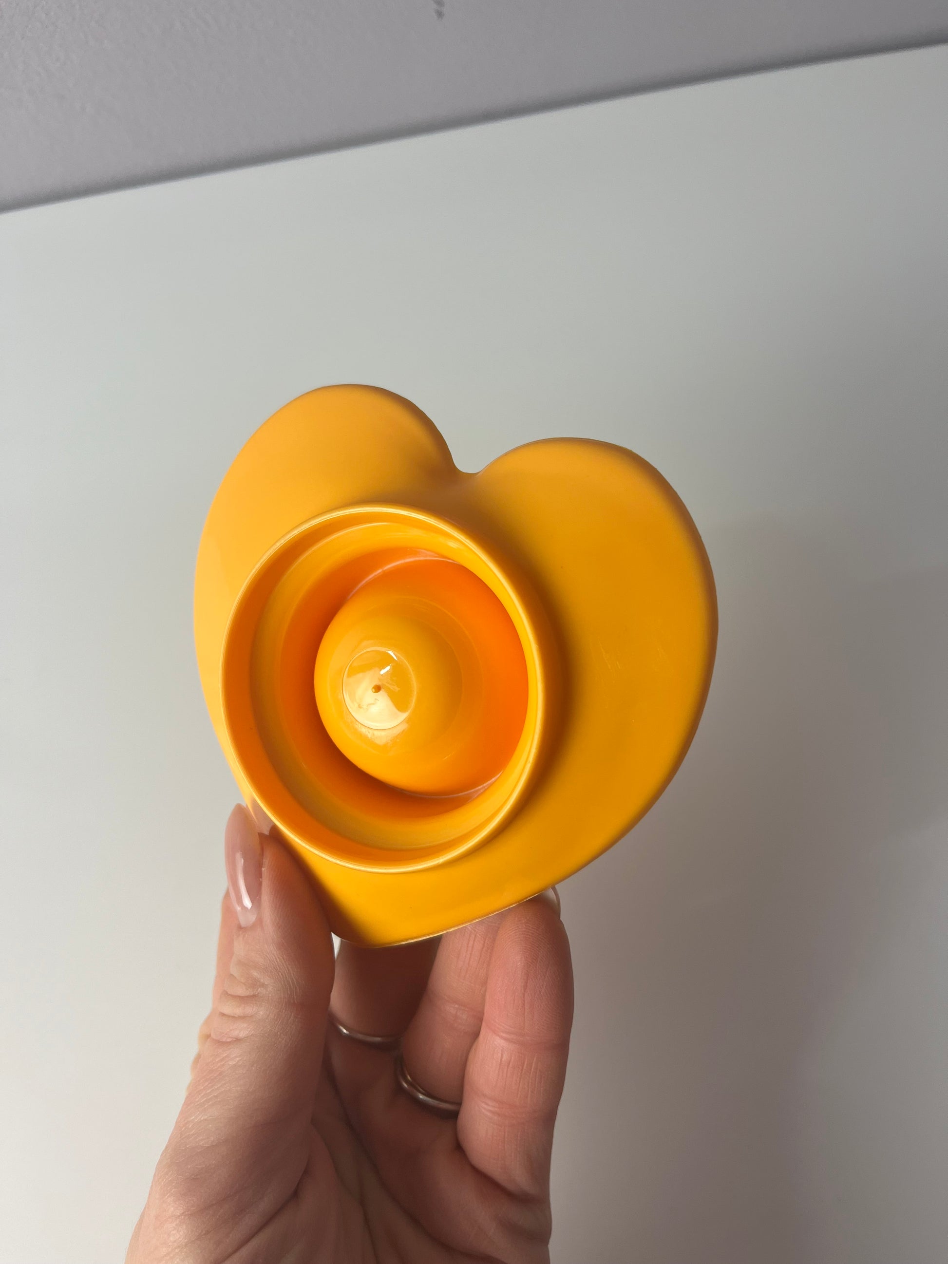 Set: 4x Eierbecher Herz gelb