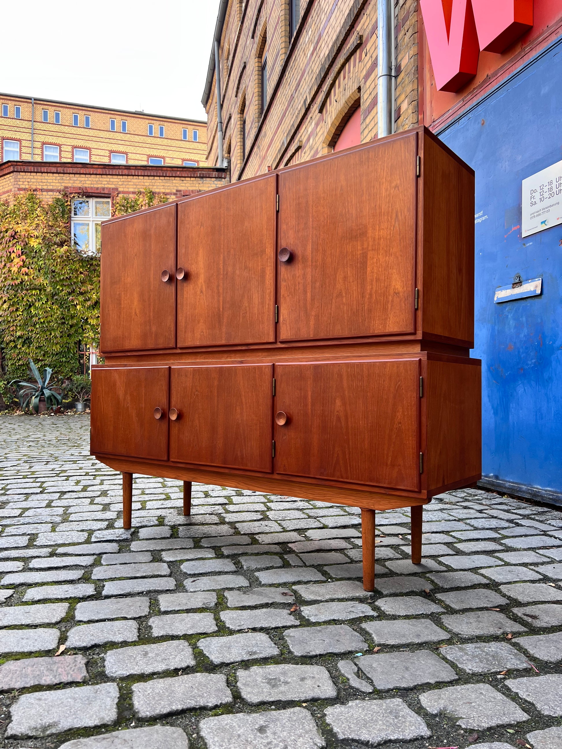 Highboard Teak mit runden Griffen