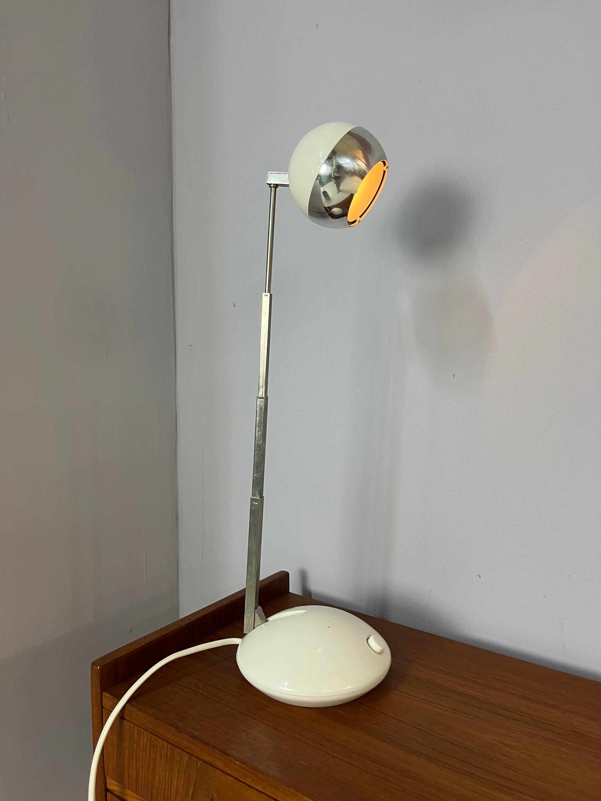 Schreibtischlampe weiß Chrom mit Teleskoparm von Eichhoff Werke