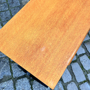 Kommode Eiche mit schwarzen Beinen