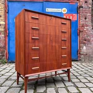 Kommode Teak mit Schloss aus Dänemark