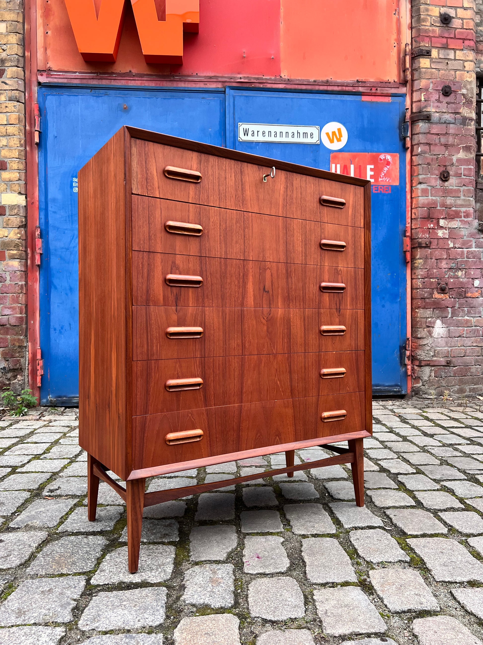 Kommode Teak mit Schloss aus Dänemark