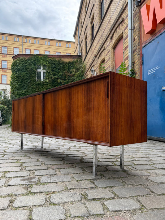 Sideboard Mahagoni mit Schiebetüren & Chromfüßen
