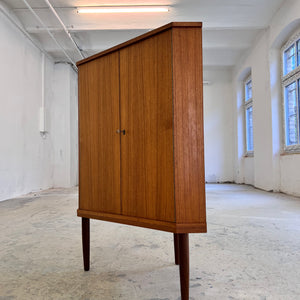 Eckschrank Teak mit Schloss aus Dänemark