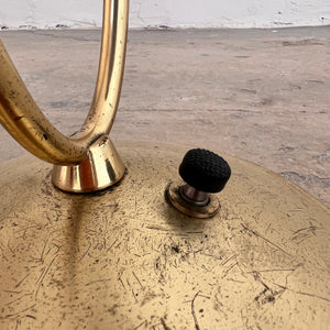 Stehlampe mit zwei Schwanenhalsarmen Messing