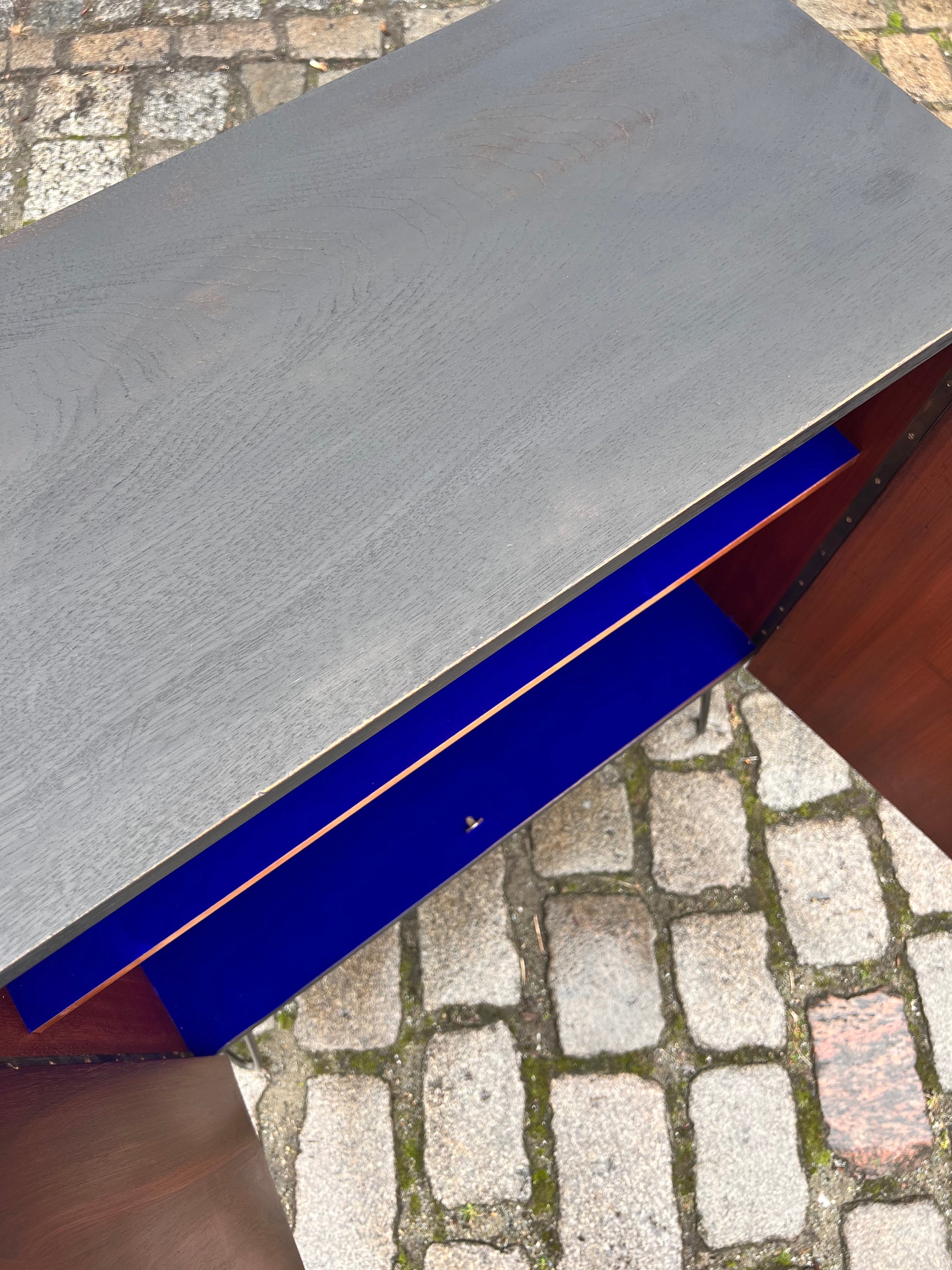 Kommode schwarz auf Hairpin Legs