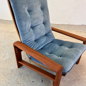 Sessel blau Samt und Teak Hochlehner